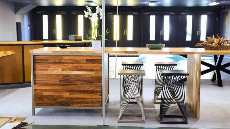Ilot de cuisine multi essences avec structure métalique sur mesure 